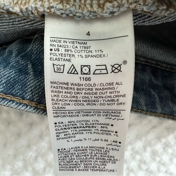 Old Navy High-Rise Curvy OG Straight Cutoff Shorts Lila Blue Size 4 Festival - Picture 9 of 10